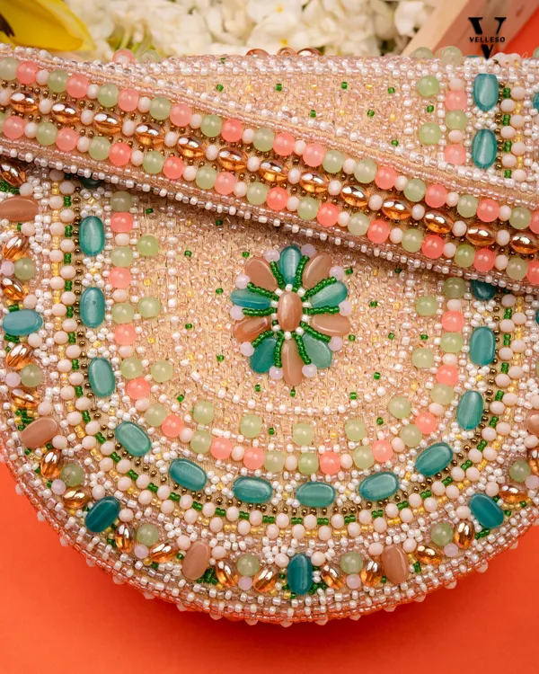 Seaside_Bloom_Beaded_Handbag